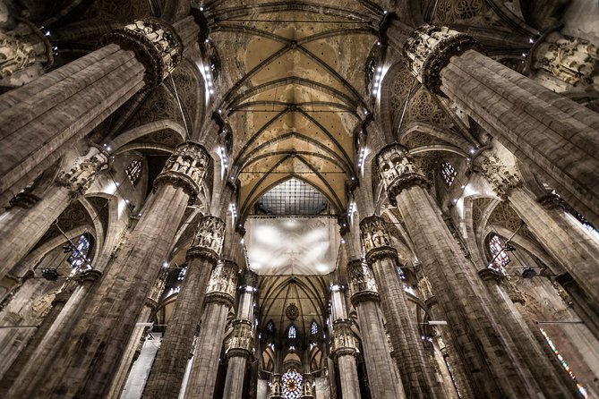 Skip the Line: Milan Duomo Tour - Sound, headsets, and group size: how this tour keeps moving