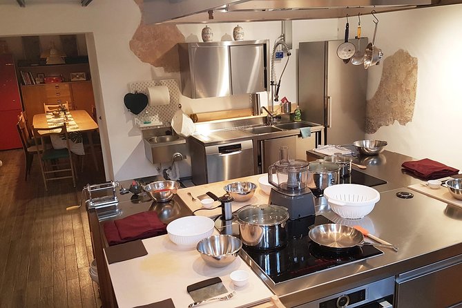 The Art of Making Pizza-Cooking Class in Unique Location with Italian Pizzachef - Chef Vittorio and Letizia: the hands-on teaching style