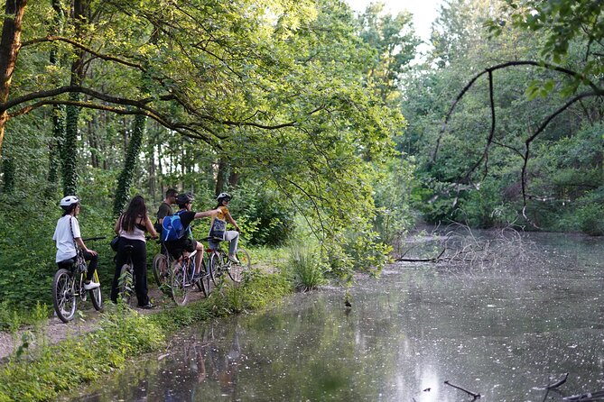 The Milan you don't expect, bike tour with picnic on the lake - Price and value: $47.07 for three parks, bikes, and included admissions