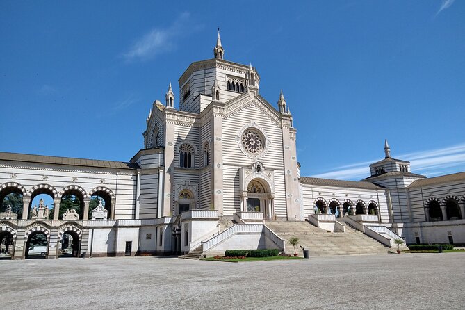 The Monumental Cemetery of Milan Guided Experience - What the Experience Feels Like on the Ground