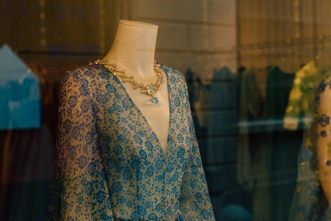 Treasures of Milan: Fashion and Design Private Tour - Private guide energy: what changes when it’s just your group